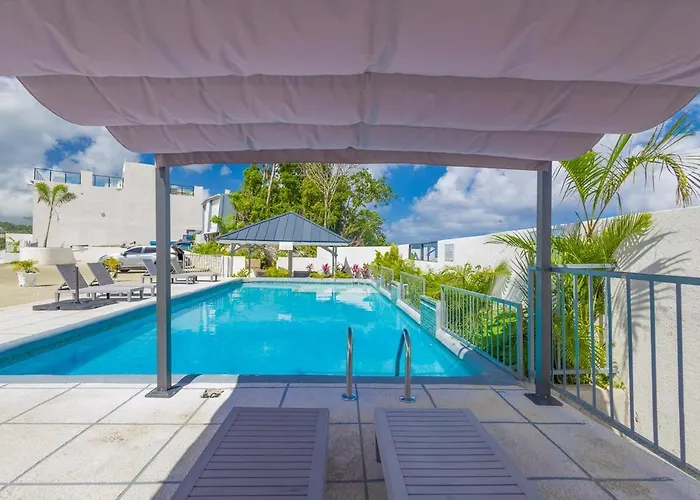 Modern, Spacious, 3br Hill View Retreat, Central, 24hr Security, Satellite Wifi And Solar *