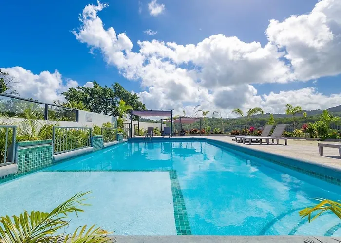 Holiday home Modern, Spacious, 3br Hill View Retreat, Central, 24hr Security, Satellite Wifi And Solar *